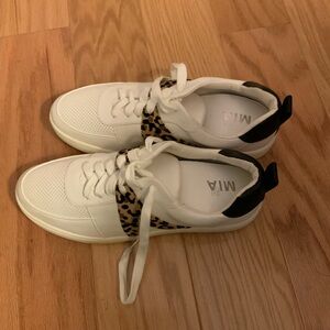 MIA Radlee White with Leopard Accents  Lace Up Sneakers 9.5M